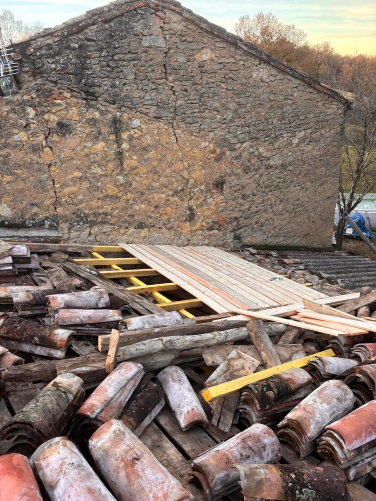 Dépose de couverture et voligeage neuf à Puylaurens (81)